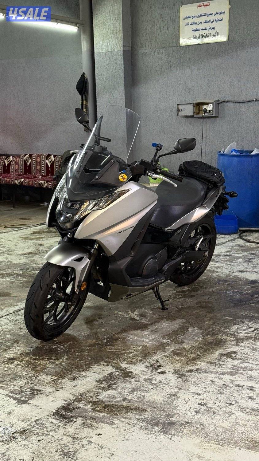 للبيع هوندا انتيقرا 750 cc1