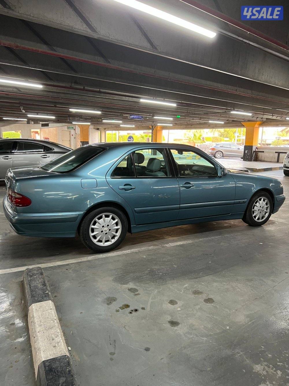 للبيع مرسيدس 200E بحالة فوق الممتازة2