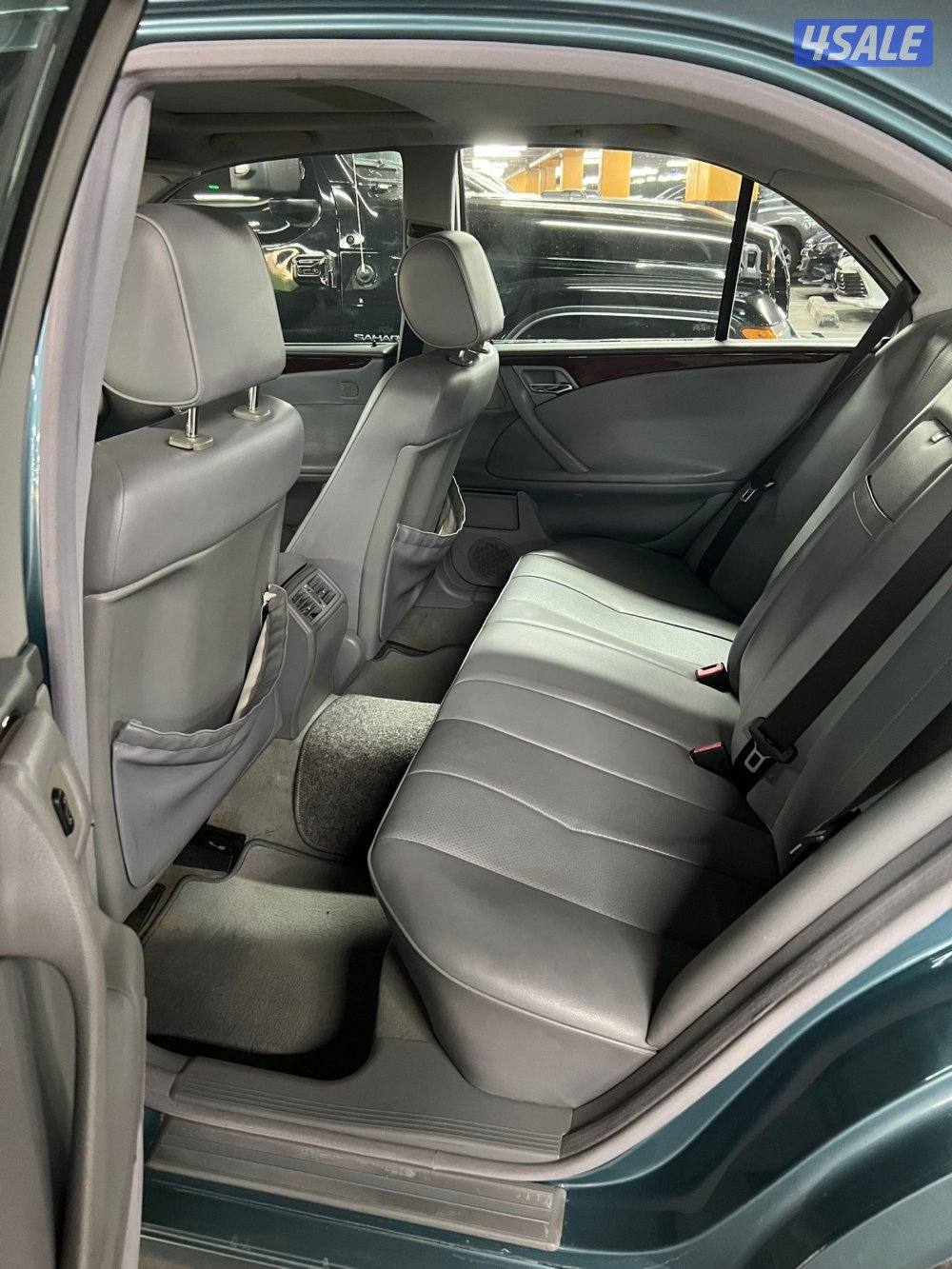 للبيع مرسيدس 200E بحالة فوق الممتازة3