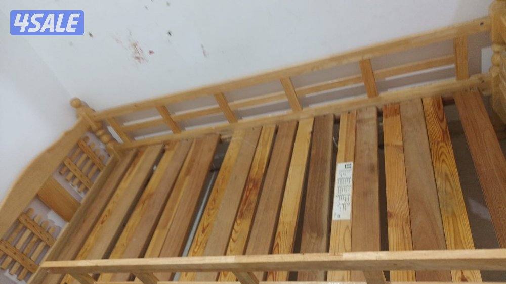 Single woden bed0