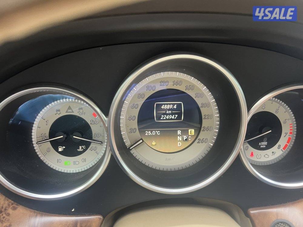 مرسيدس CLS500 ذهبي موديل 2012 بحاله ممتازه وفحص جير مكينه شاصي كامله13