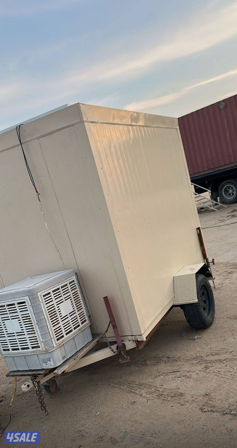 للبيع غرفه ساندوش بنل مفصله على عربانه حديد معاها مكيف ماي طاقه شمسيه1