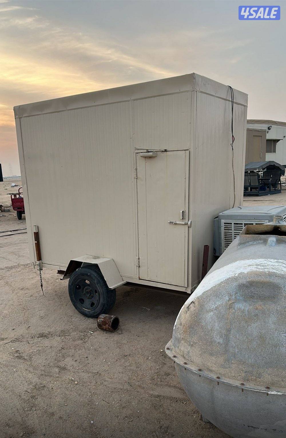 للبيع غرفه ساندوش بنل مفصله على عربانه حديد معاها مكيف ماي طاقه شمسيه2