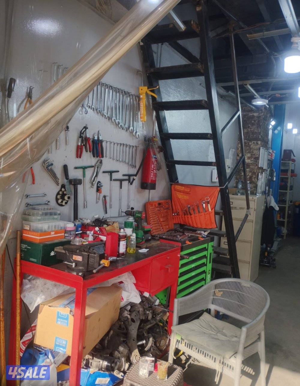 للبيع محل كهرباء وميكانيكا سيارات بشارع الزينة3