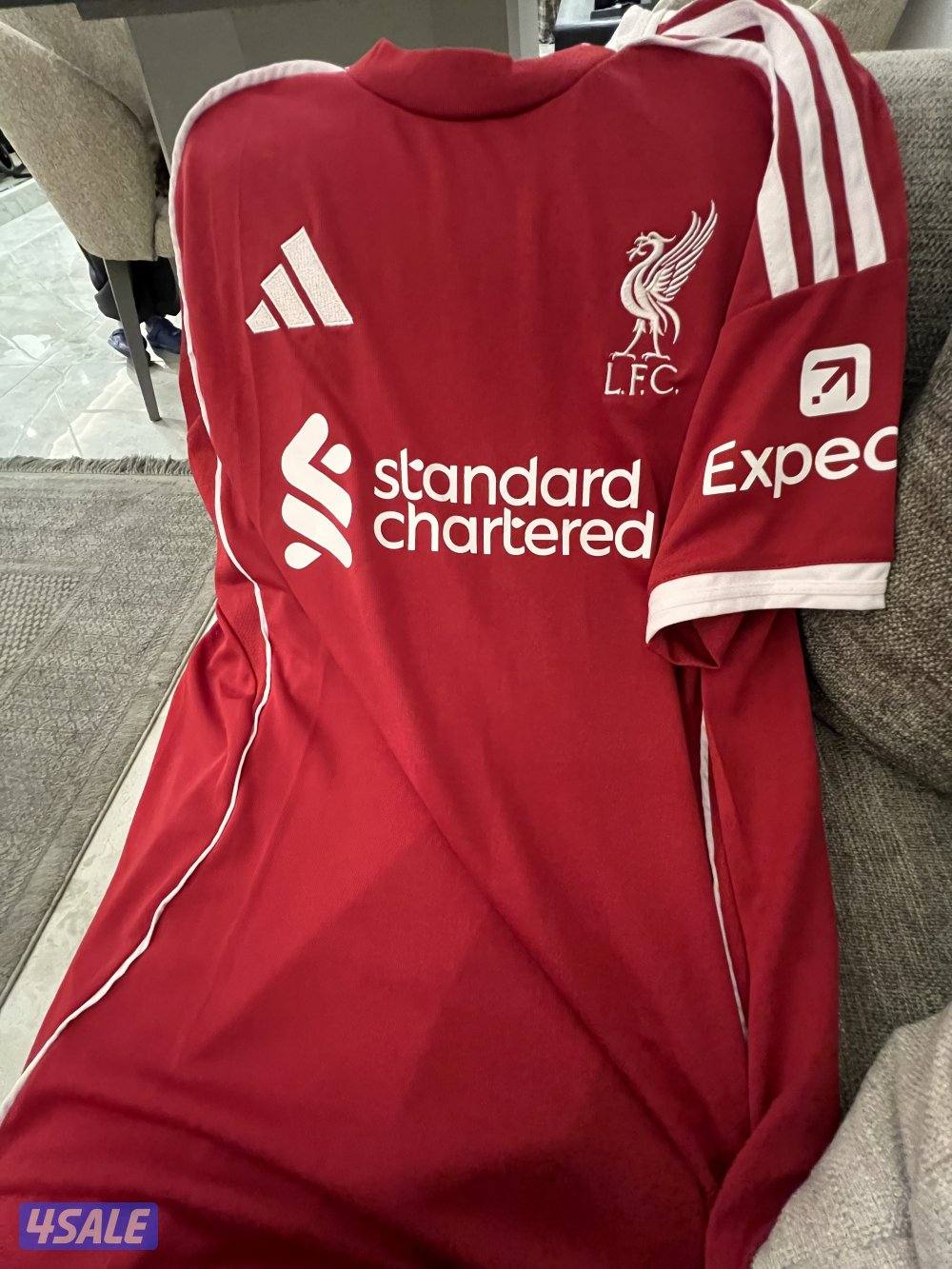 لبس ليفربول اصلي من اديداس و جديد و مقاس L1