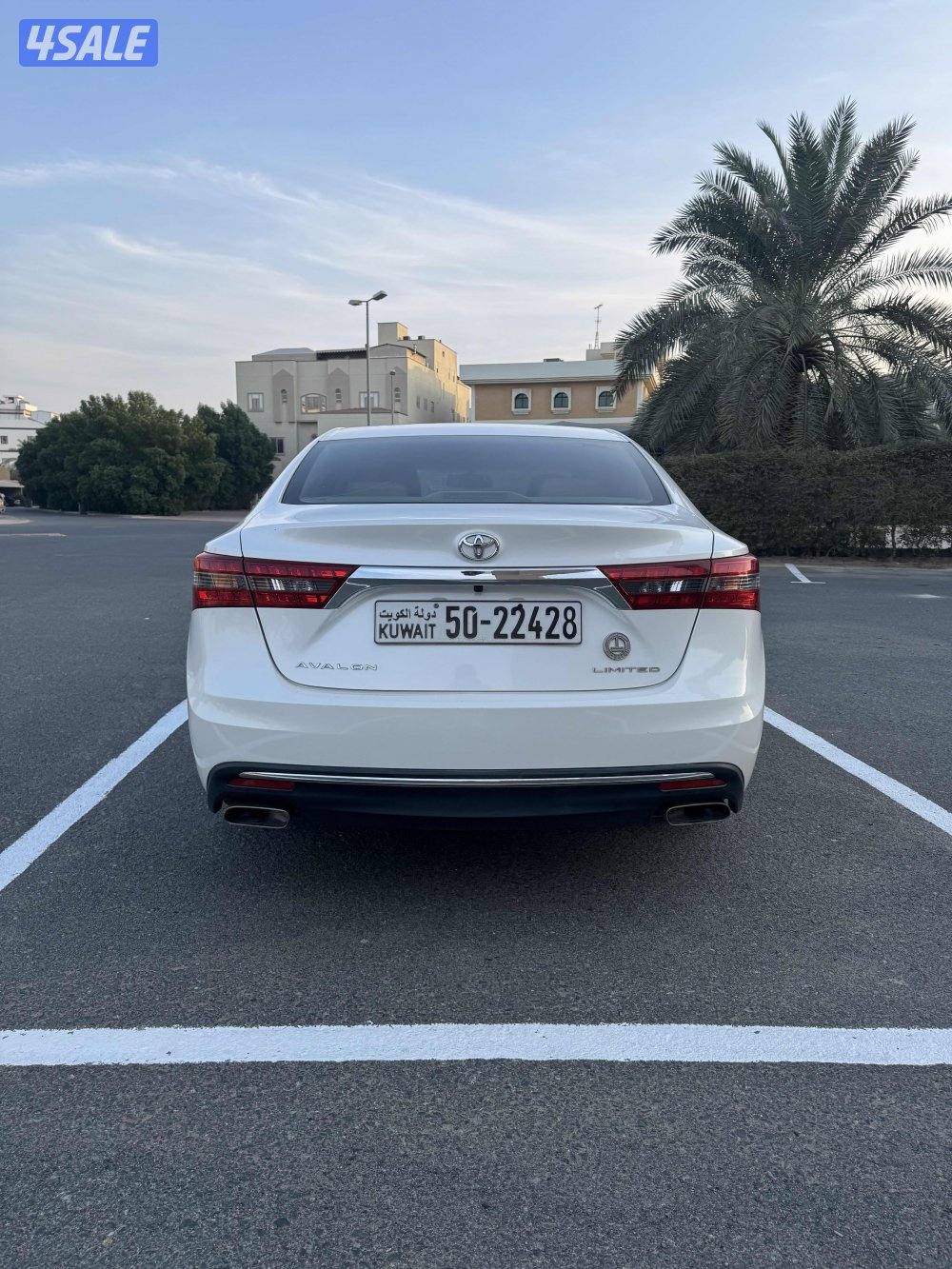 تويوتا افالون2