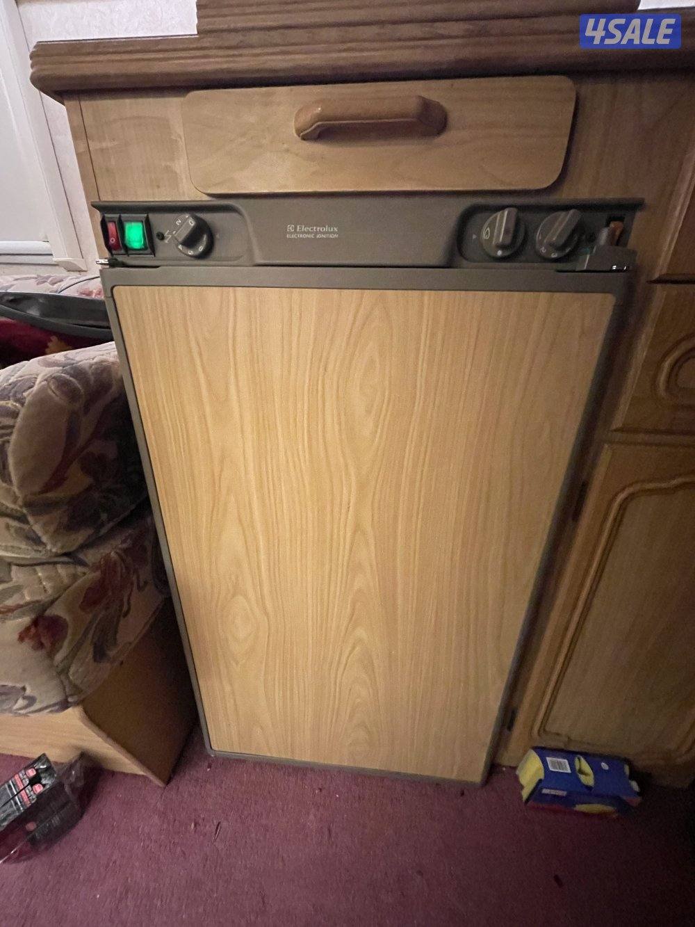 كرفان بريطاني كامل وجاهز9