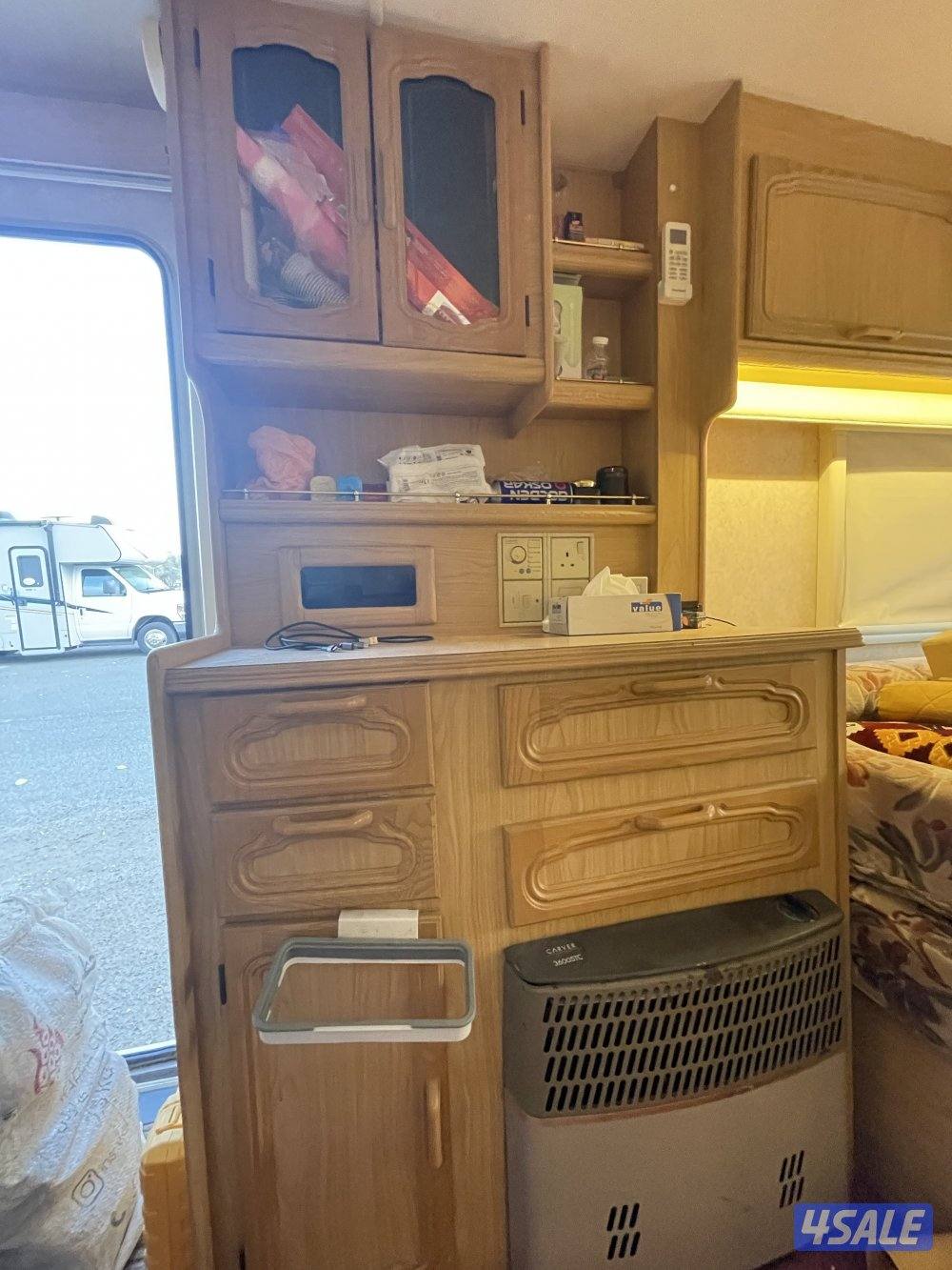 كرفان بريطاني كامل وجاهز14