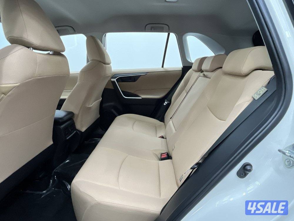 TOYOTA RAV401 4X2 STANDARD OPTION3