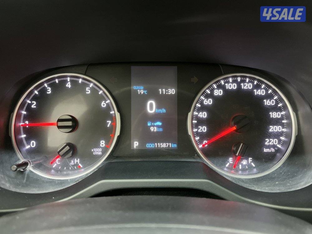 TOYOTA RAV401 4X2 STANDARD OPTION6