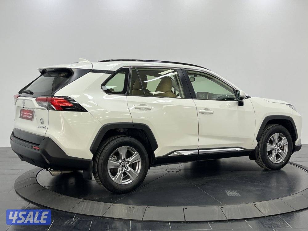 TOYOTA RAV401 4X2 STANDARD OPTION14
