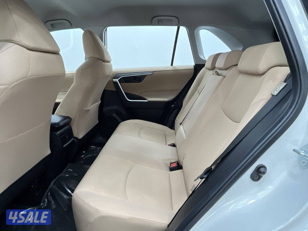 TOYOTA RAV401 4X2 STANDARD OPTION3