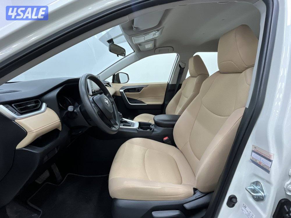 TOYOTA RAV401 4X2 STANDARD OPTION4