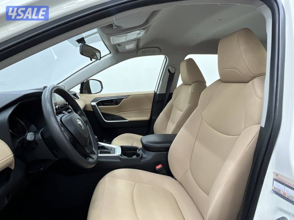 TOYOTA RAV401 4X2 STANDARD OPTION5