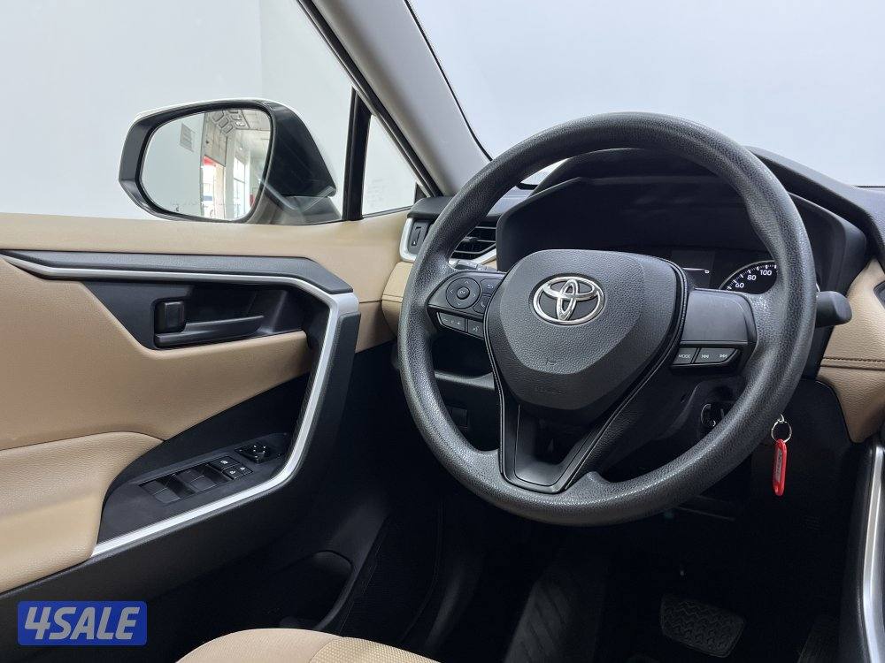 TOYOTA RAV401 4X2 STANDARD OPTION12