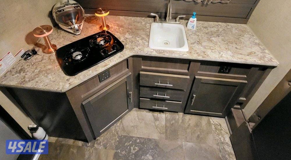 للبيع كرفان امريكي8