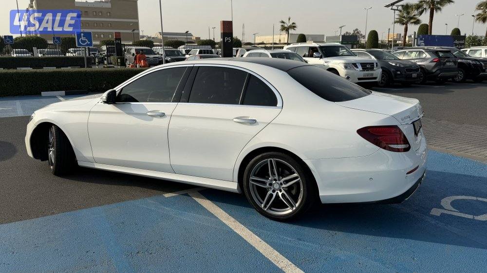 للبيع E200 ممشى 77,000 km3