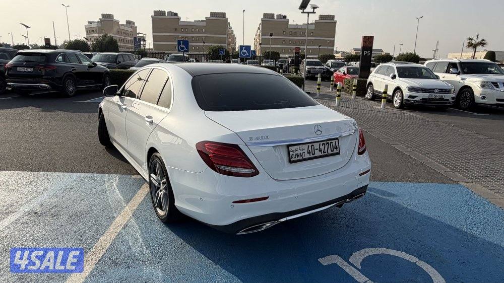 للبيع E200 ممشى 77,000 km4