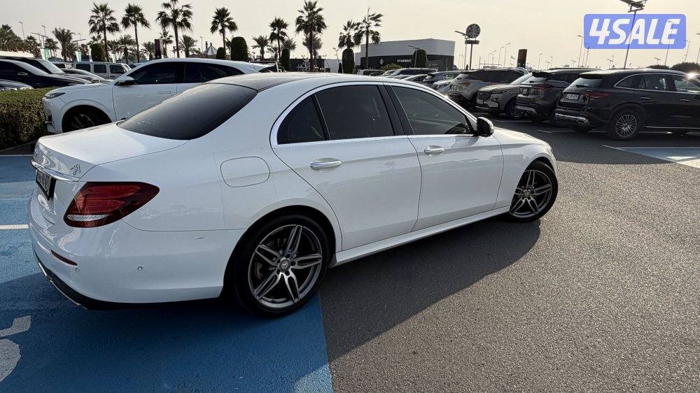 للبيع E200 ممشى 77,000 km5