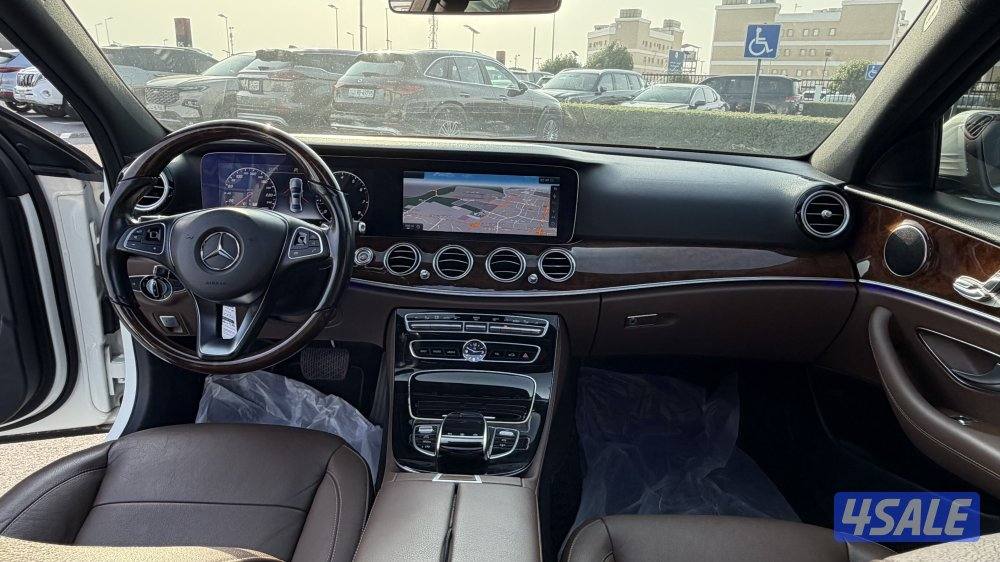 للبيع E200 ممشى 77,000 km6