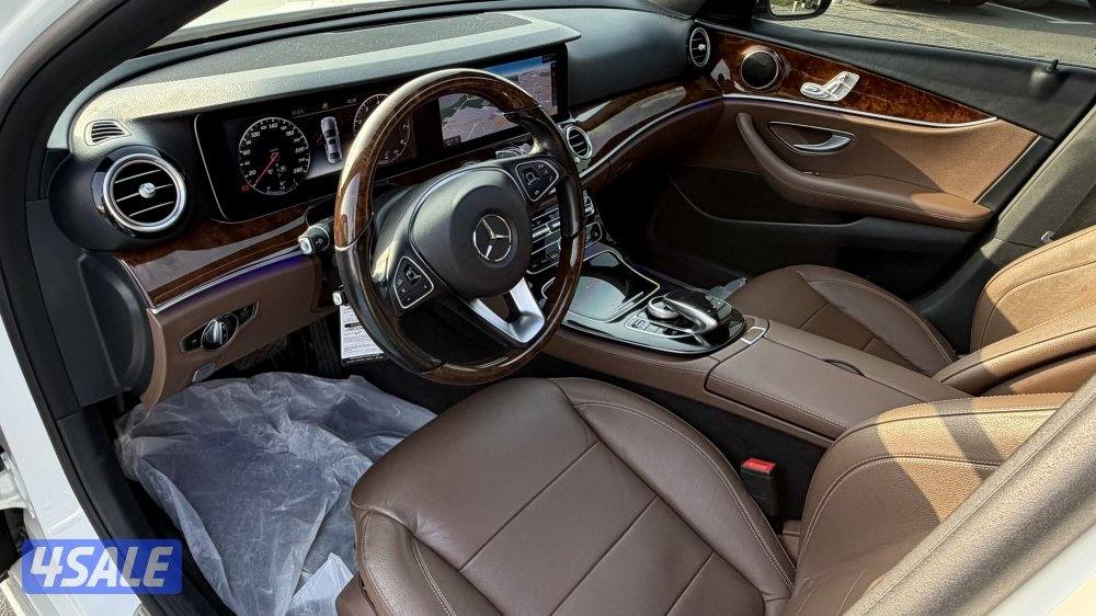 للبيع E200 ممشى 77,000 km7