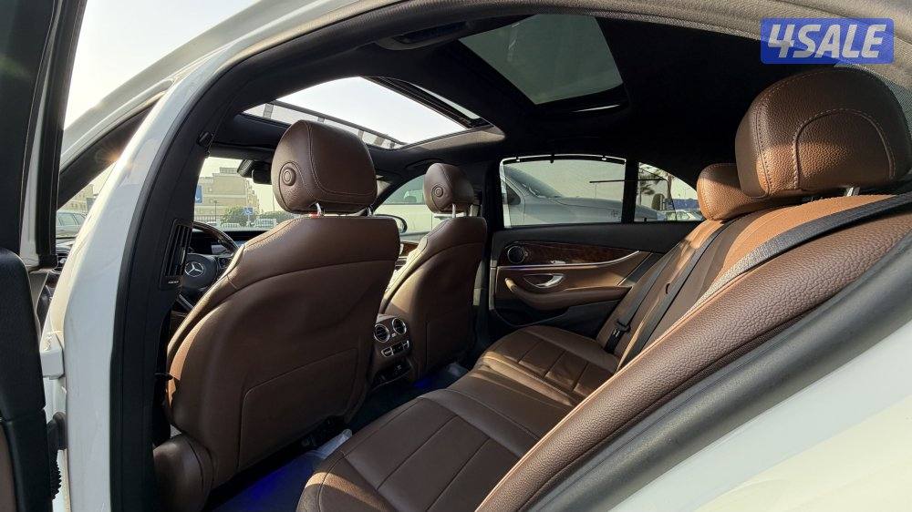 للبيع E200 ممشى 77,000 km10