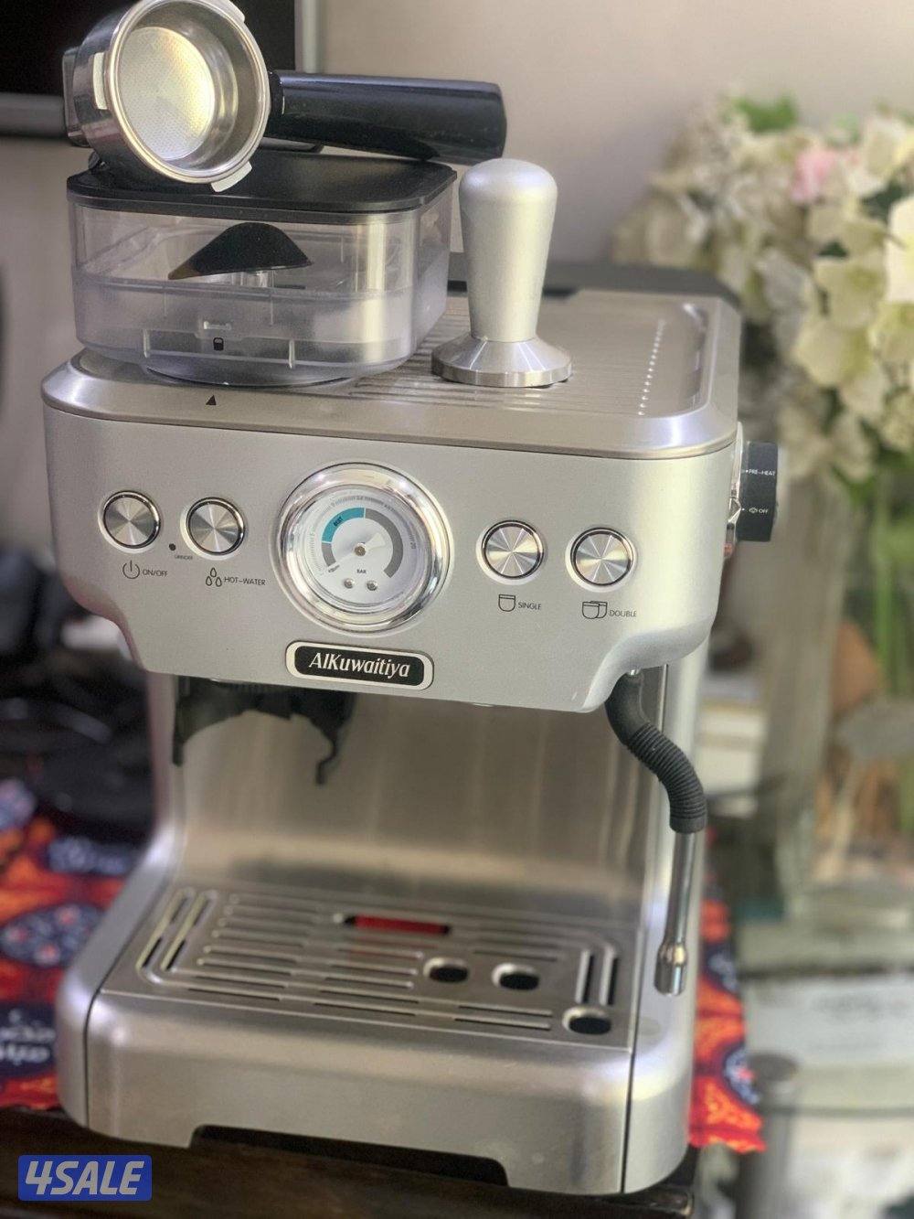 ماكينه قهوه احترافيه بحاله ممتازه وسعر منخفض9