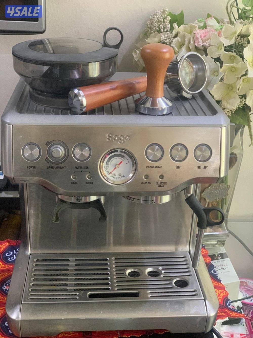 ماكينه قهوه احترافيه بحاله ممتازه وسعر منخفض10