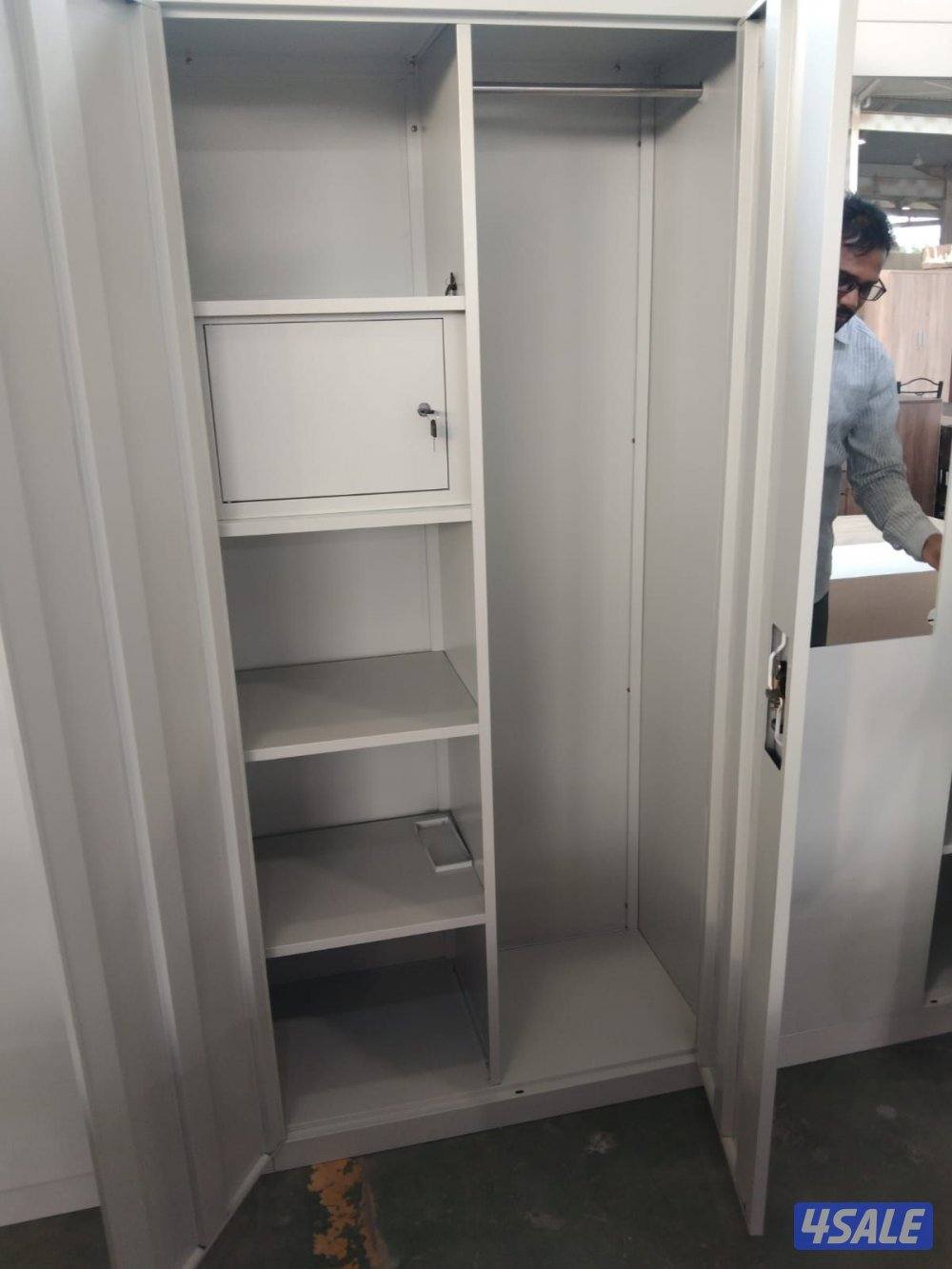 سرير حديد ومرتبه طبيه وبطانيه ومخده والملايات4