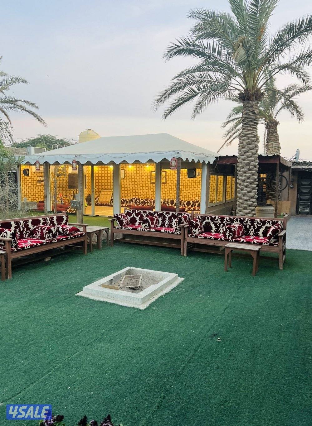 إستراحه ⚡️vip⚡️ثاني بلوك على شارع الخدمات المثلث الذهبي على قطعتين ٨ و٤6