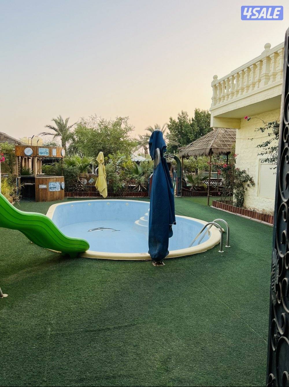 إستراحه ⚡️vip⚡️ثاني بلوك على شارع الخدمات المثلث الذهبي على قطعتين ٨ و٤2