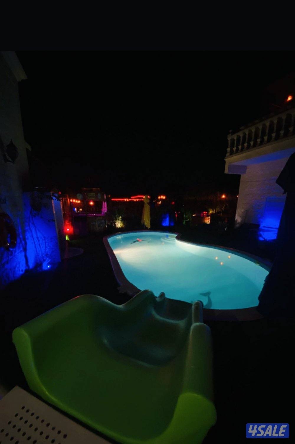 إستراحه ⚡️vip⚡️ثاني بلوك على شارع الخدمات المثلث الذهبي على قطعتين ٨ و٤3