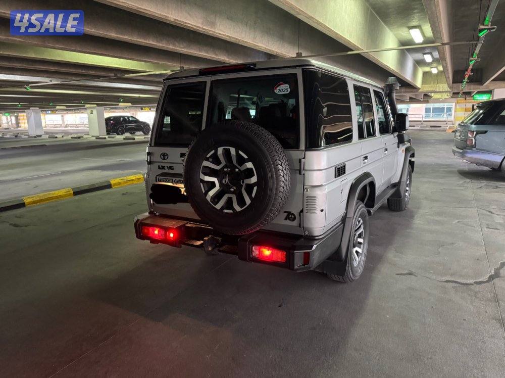 Land Cruiser LX 4WD V64