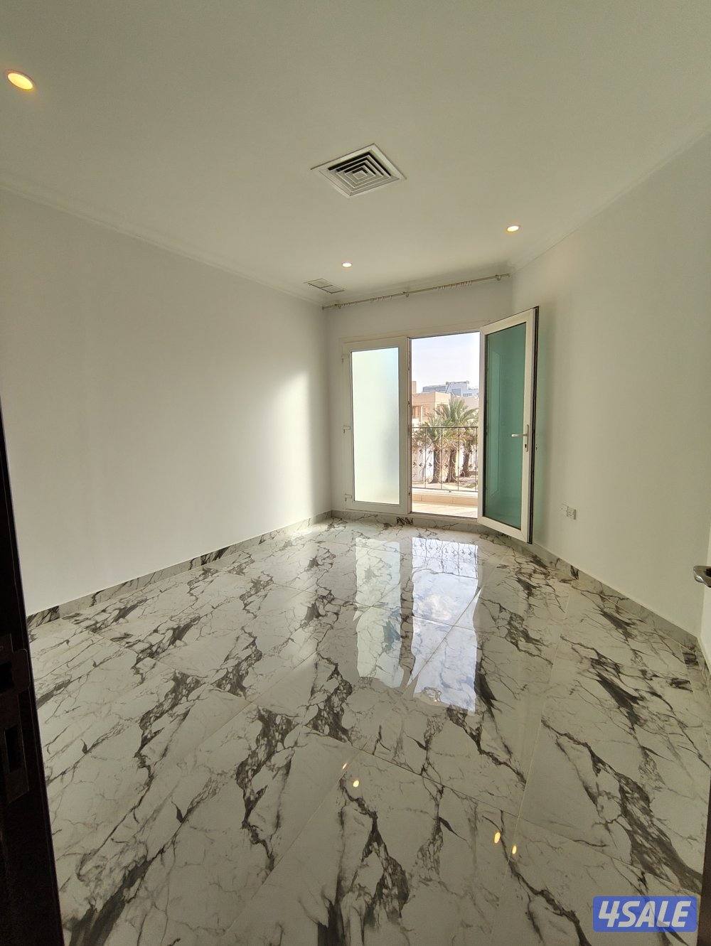 للاجار فيلا مع حوش حديقه تشطيب الترا ديلوكس في البدع3