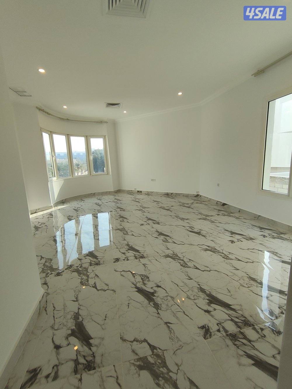 للاجار فيلا مع حوش حديقه تشطيب الترا ديلوكس في البدع4