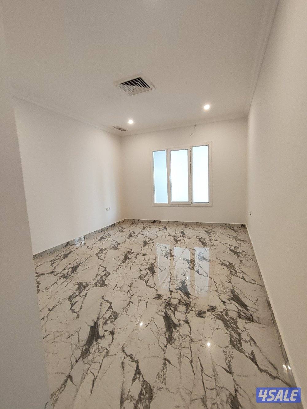 للاجار فيلا مع حوش حديقه تشطيب الترا ديلوكس في البدع6