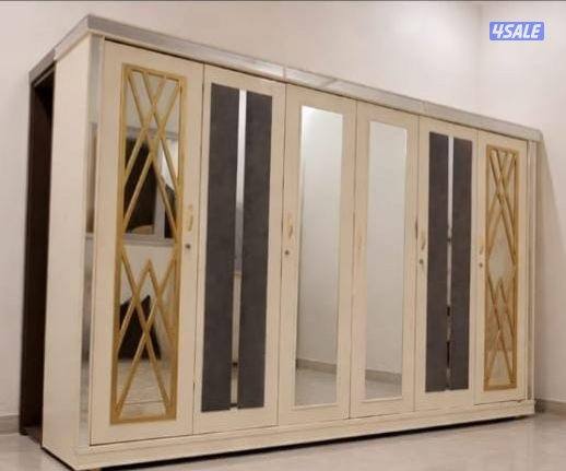 غرفه نوم اوف وايت استعمال خفيف عدد ٢ سرير ٢ كمدينو وكبت كبير1