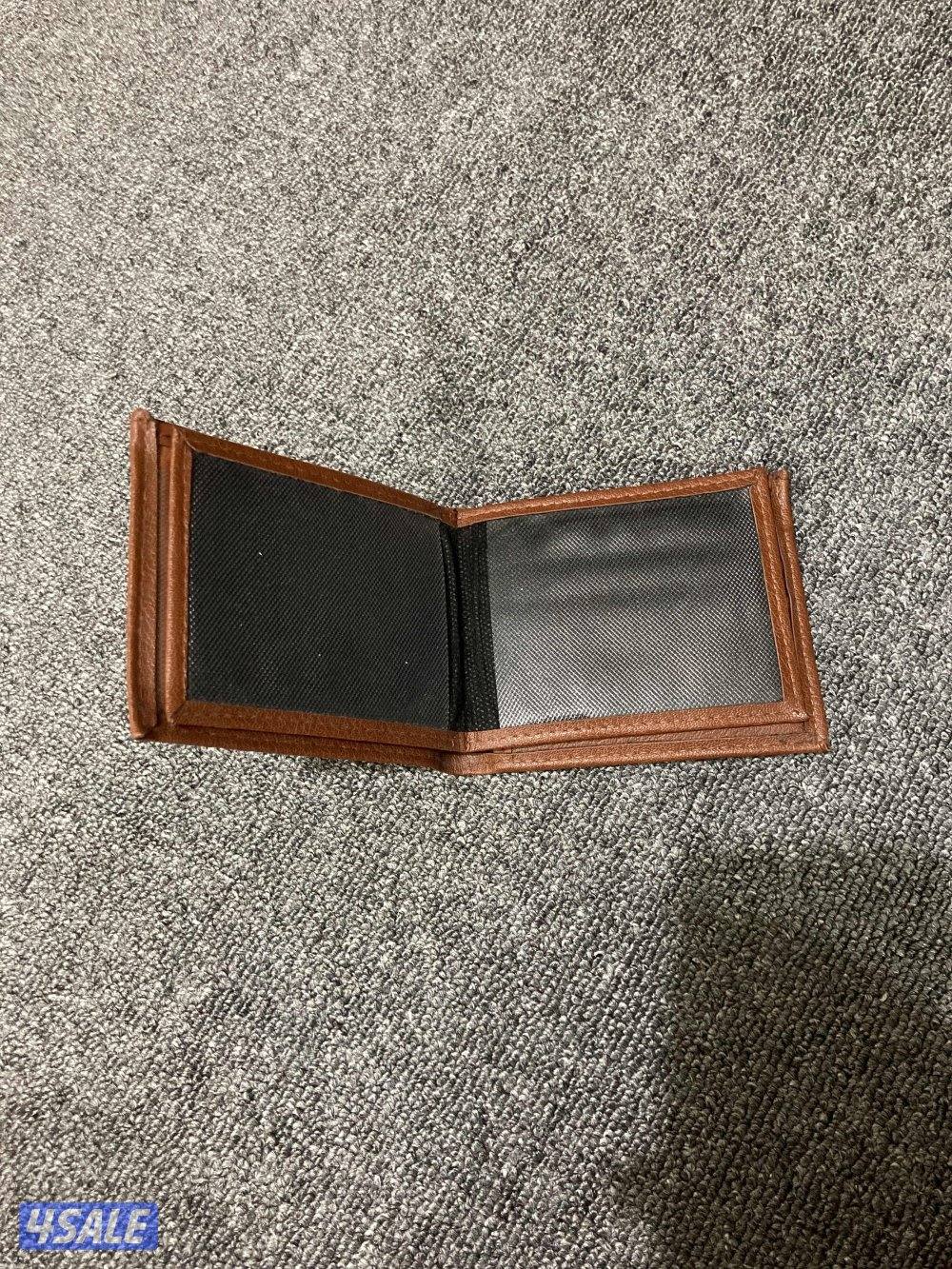 بوك  لون بني تواصلو معاي على السعر الي تبونه2