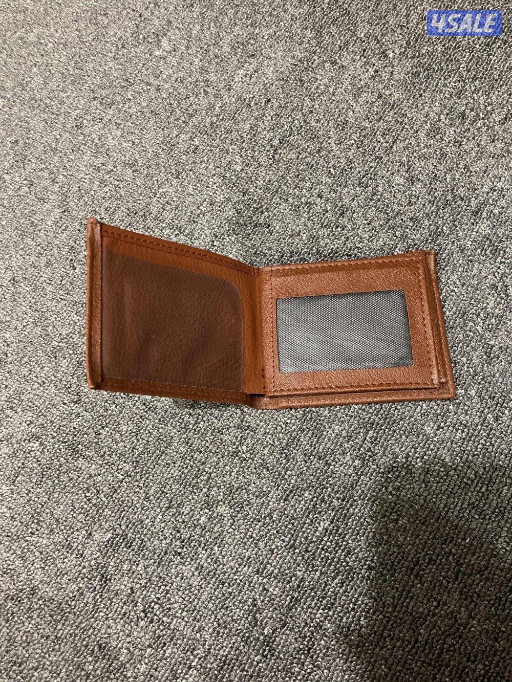 بوك  لون بني تواصلو معاي على السعر الي تبونه3