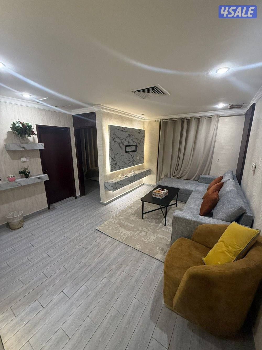 يوجد لدينا شقق الايجار غرفه وصاله ومطبخ وحمام تشطيب سوبر لوكس خلو فاضي0