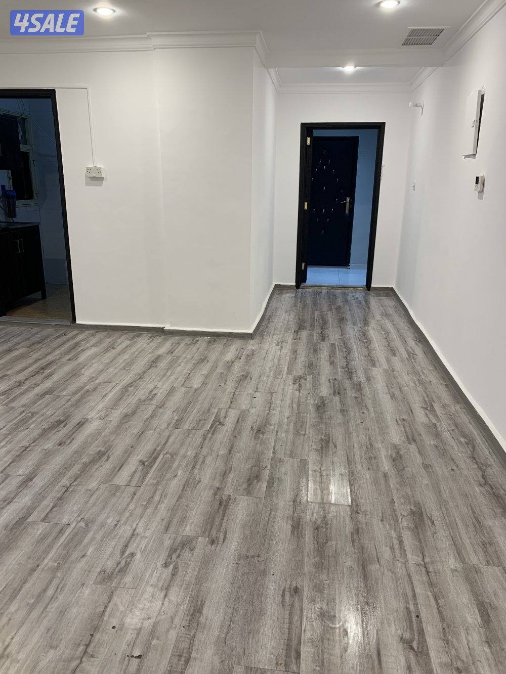 يوجد لدينا شقق الايجار غرفه وصاله ومطبخ وحمام تشطيب سوبر لوكس خلو فاضي6