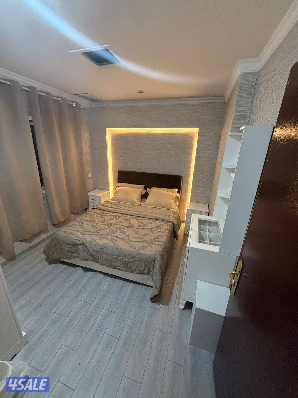 يوجد لدينا شقق الايجار غرفه وصاله ومطبخ وحمام تشطيب سوبر لوكس خلو فاضي12