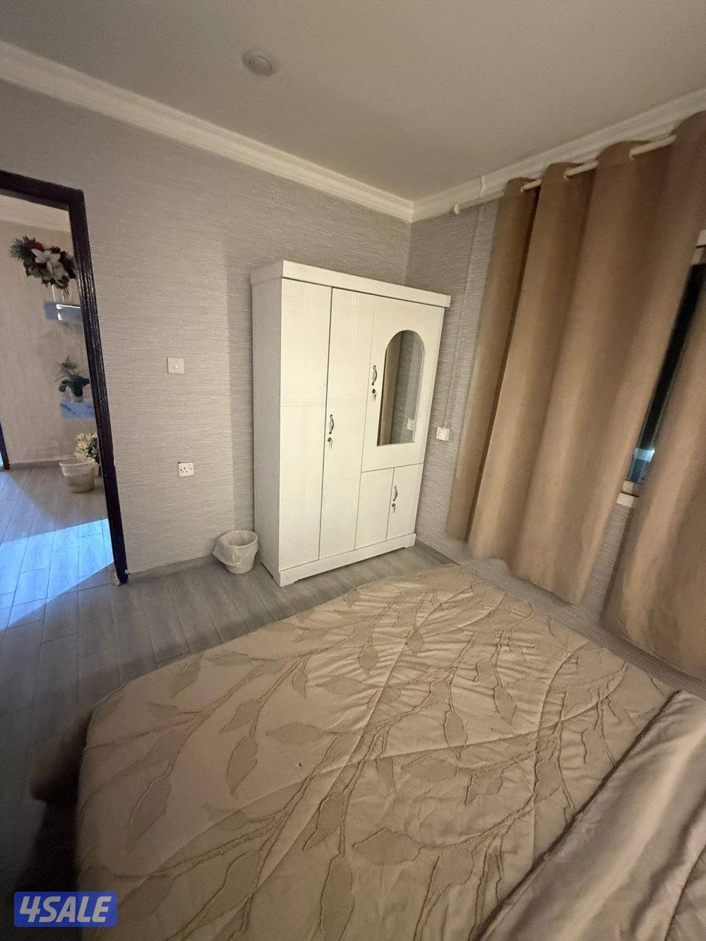 يوجد لدينا شقق الايجار غرفه وصاله ومطبخ وحمام تشطيب سوبر لوكس خلو فاضي13