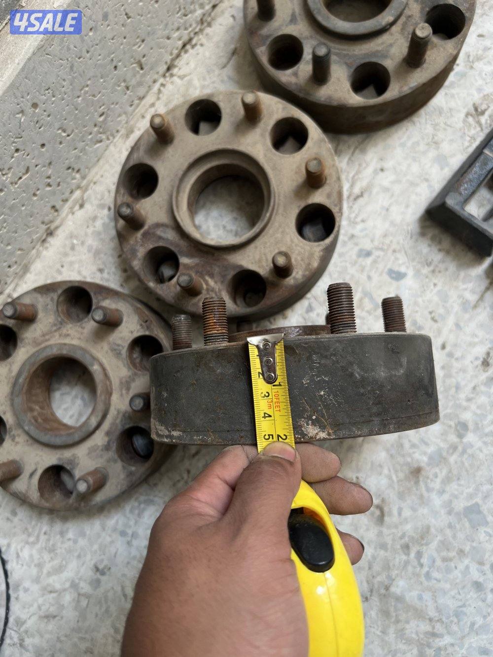 للبيع فلنجات  مع كعكات امامي  يركبون للسلفرادو 2007-20131