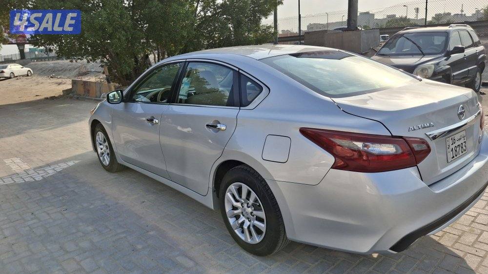 نيسان التيما  2018  سلفر ٤ سلندر  تشغيل عن بعد صبغ الوكالة ماعدا قعطه2