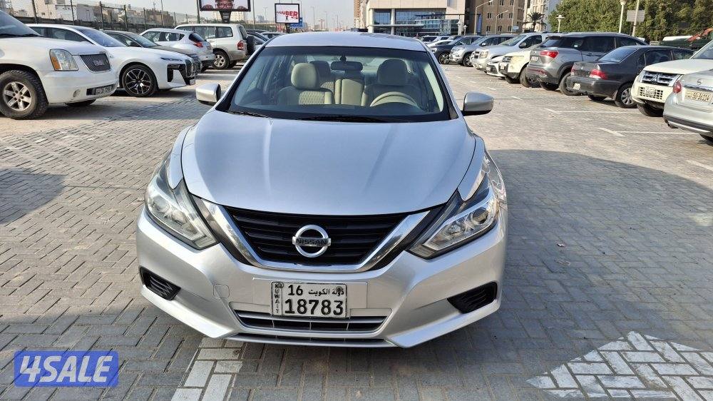 نيسان التيما  2018  سلفر ٤ سلندر  تشغيل عن بعد صبغ الوكالة ماعدا قعطه3
