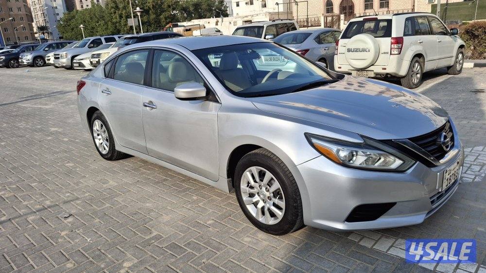 نيسان التيما  2018  سلفر ٤ سلندر  تشغيل عن بعد صبغ الوكالة ماعدا قعطه5