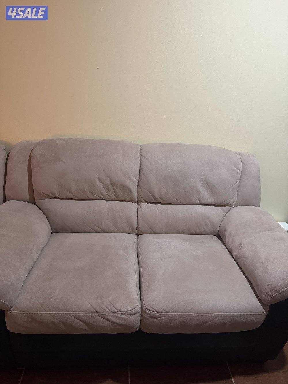 للبيع طقم كنب من صفاة هوم مع سجاد تركي مستعمل بحالة جيدة1