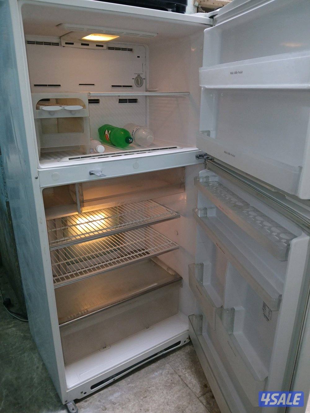 للبيع ثلاجه هيتاشي ياباني  بحاله جيده جدا 22قدم عائلية1