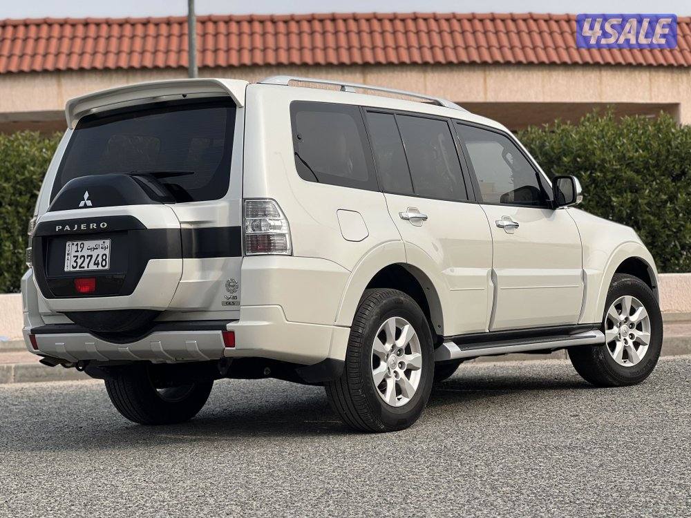 ميتسوبيشي باجيرو صدفي موديل 2021 للبيع4
